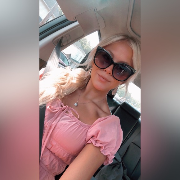 Meet your Posher, Jenna - Picture 4 of 5